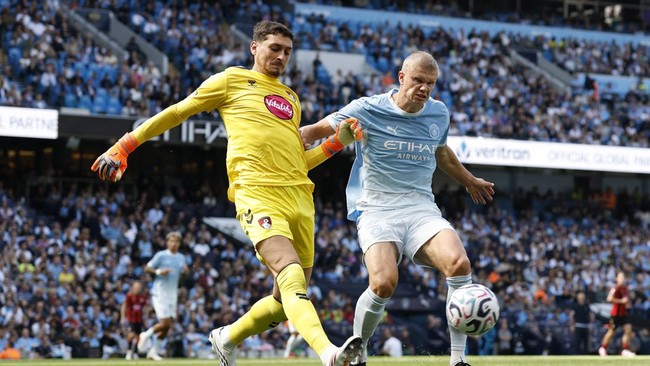 Haaland Tampil dengan Rambut Cepak, Mandul Gol Saat Man City Comeback Lawan Bournemouth